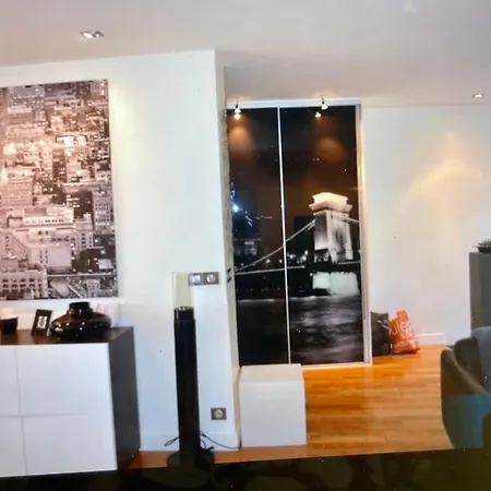 Maison De